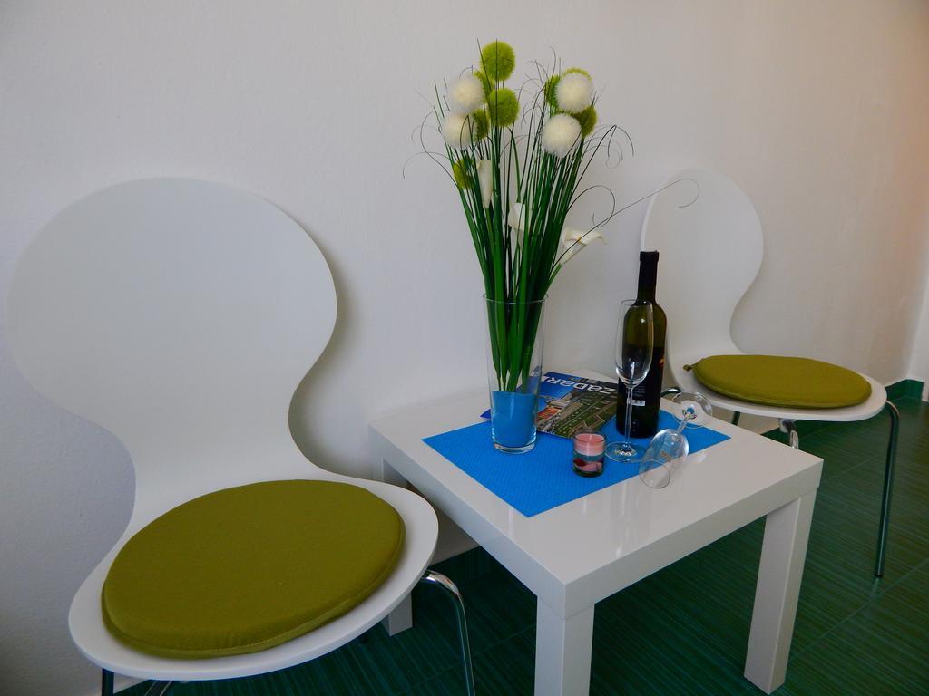 Apartments & Rooms Marinka 자다르 객실 사진